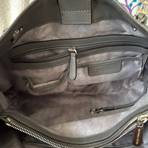 Michael Kors Gray Quilted Shoulder Bag with Chain Strap - Picture 4 of 9